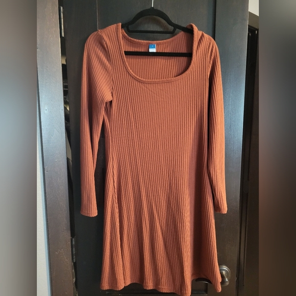 Dress - Picture 1 of 2